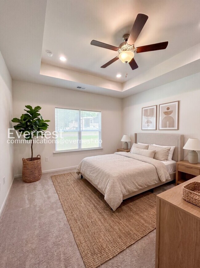 Foto del edificio - 3Bed, 2Bath Charming Home with Modern Amenities and Parking! / Available Soon!