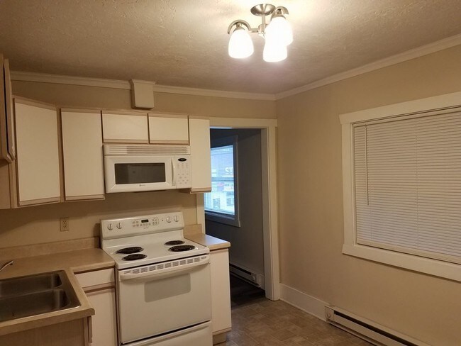 Building Photo - 1 Bedroom  1 Bath - Alma
