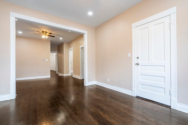 Foto del edificio - 1540 N Keeler Ave