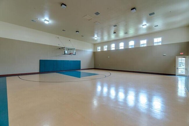 Foto del edificio - 7601 Gateway Blvd