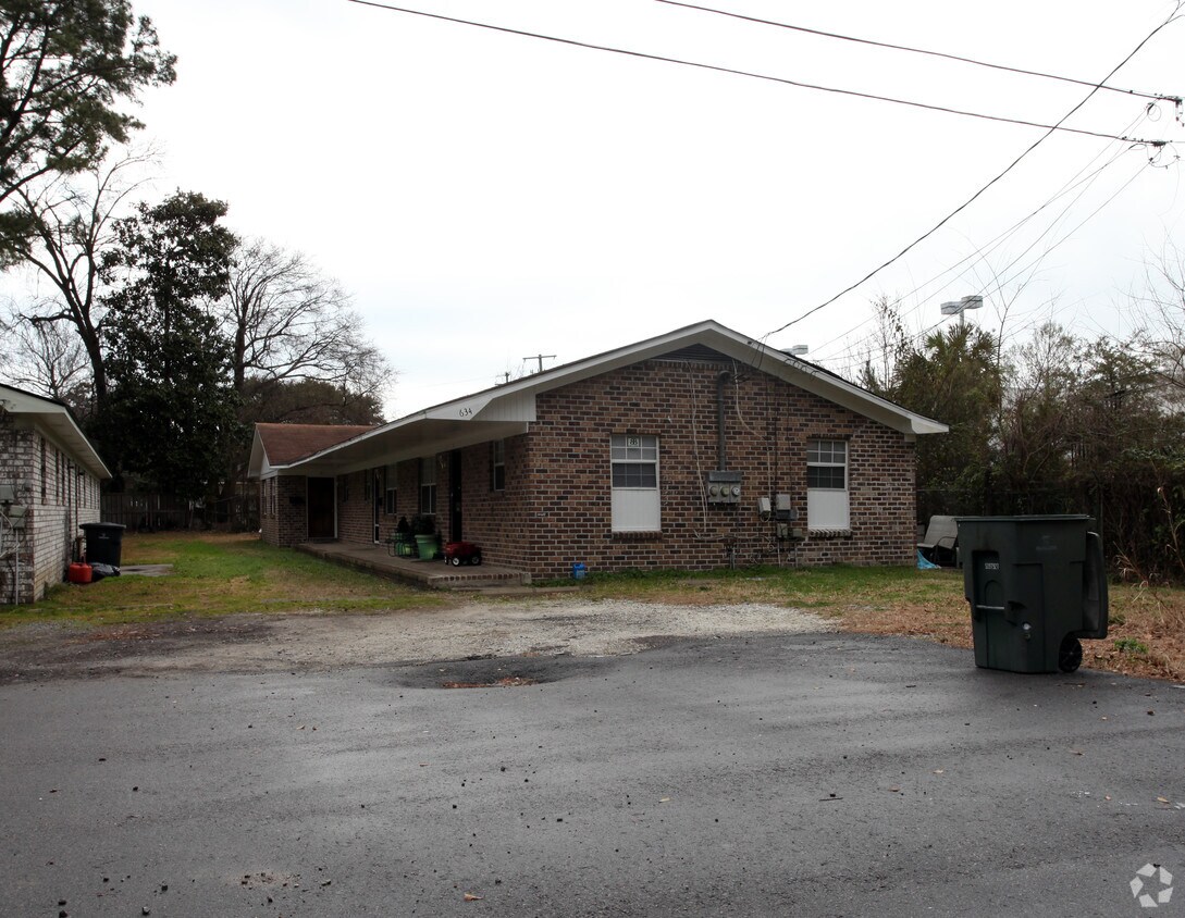 Building Photo - 636 Cashew St