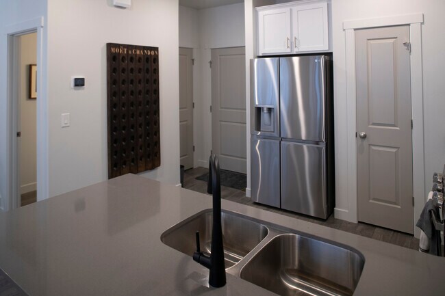 Foto del edificio - 1782 N 140 E