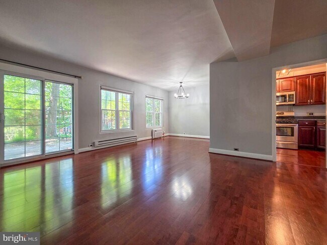 Foto del edificio - 3710 Gunston Rd