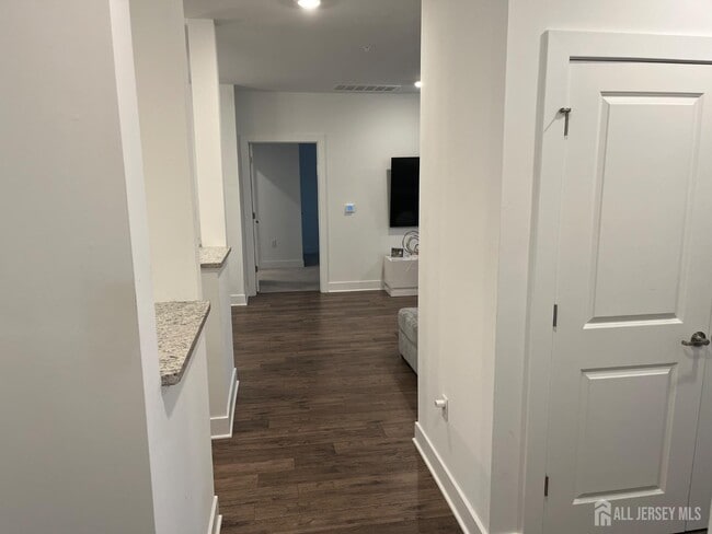 Building Photo - 826 Stiller Ln