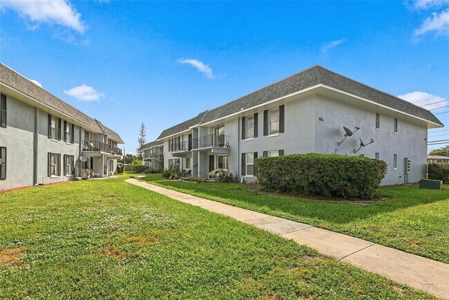 Foto del edificio - 905 W Oak Ridge Rd