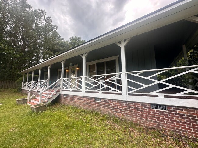 Building Photo - Single Family Home