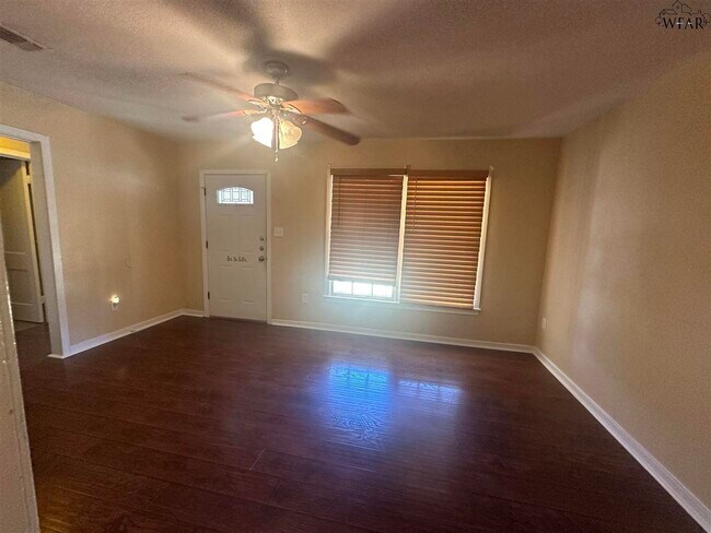 Foto del edificio - 4317 Cunningham Dr