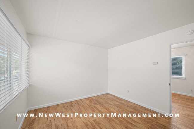 Building Photo - 547 22nd St