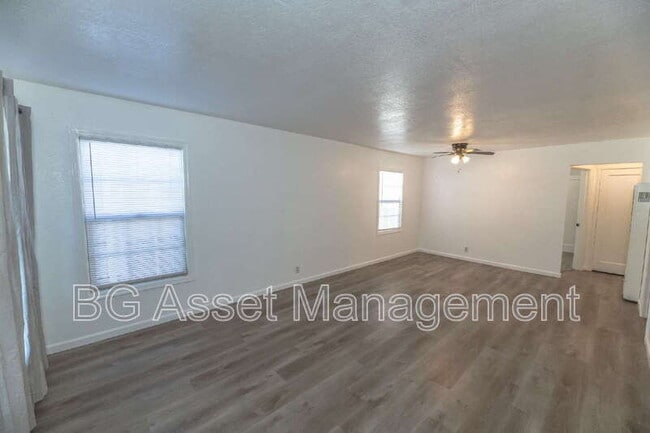 Building Photo - 1428 Monterey St