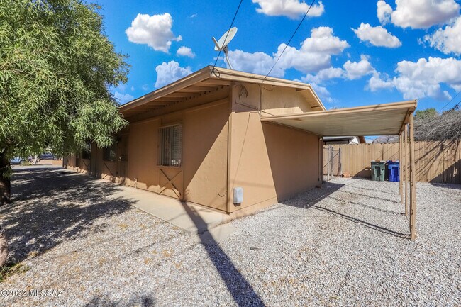 Foto del edificio - 3004 N Sparkman Blvd
