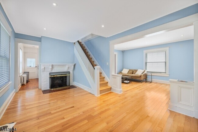 Building Photo - 28 N Hillside Ave