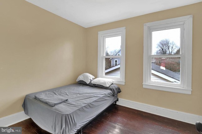 Foto del edificio - 337 N Bradford St
