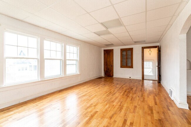 Luz natural - 335 W Cortland Ave