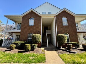 Building Photo - 1527 Penrose Arch