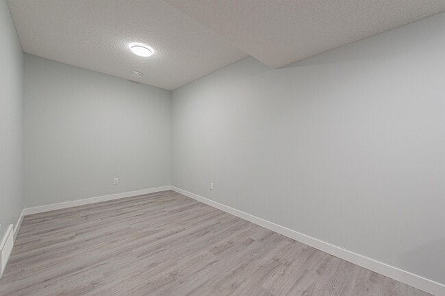 Building Photo - 1441 Cherniak Way SW