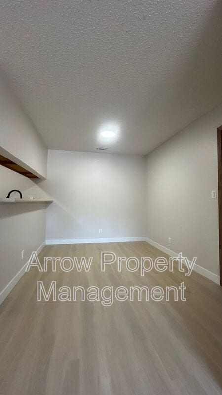 Foto del edificio - 2354 N 44th St