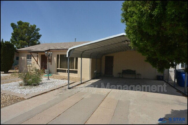 Building Photo - 6106 Tejas Dr
