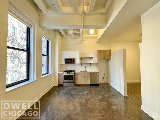 Building Photo - 32 E Adams St
