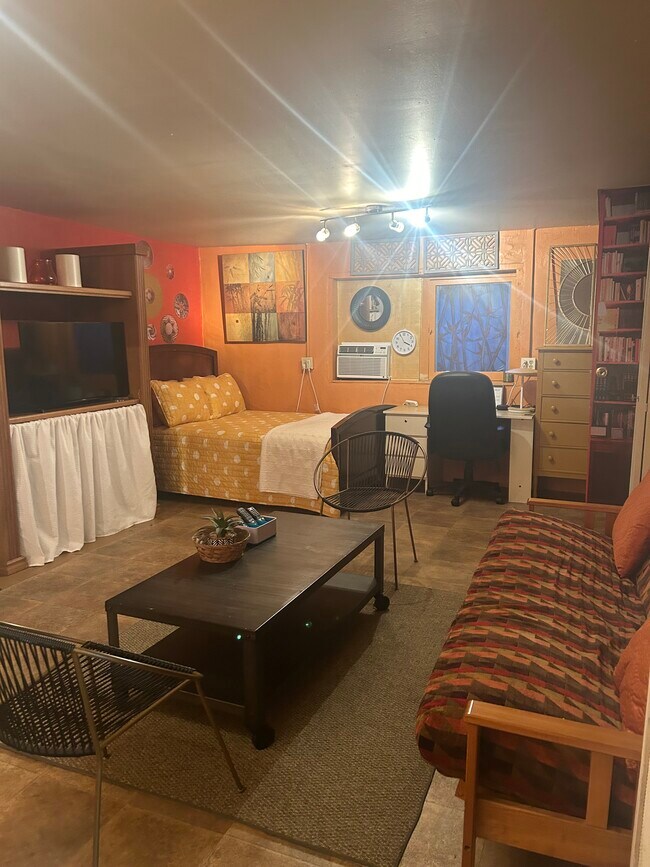 Foto del edificio - 483 E Las Flores Dr