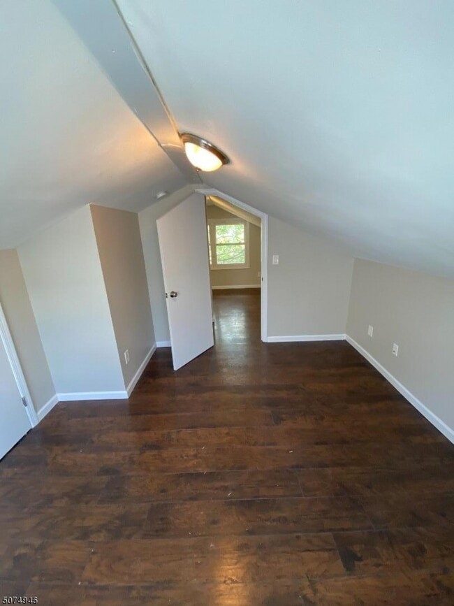 Building Photo - 23 Walnut Terrace