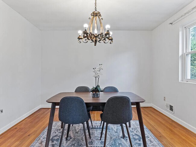 Foto del edificio - 4140 Timberlane Dr
