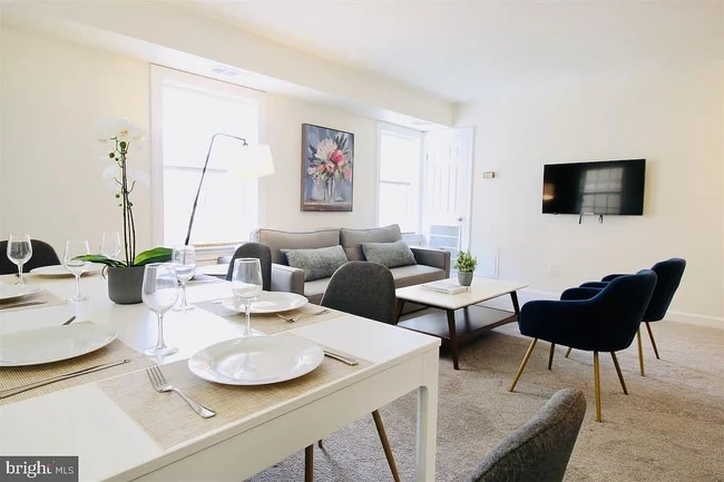 Building Photo - 1426 21st St NW