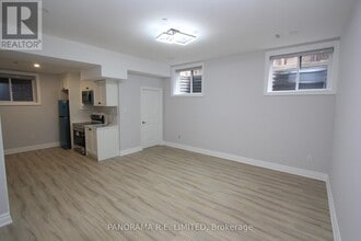 Building Photo - 11 Cronin Dr