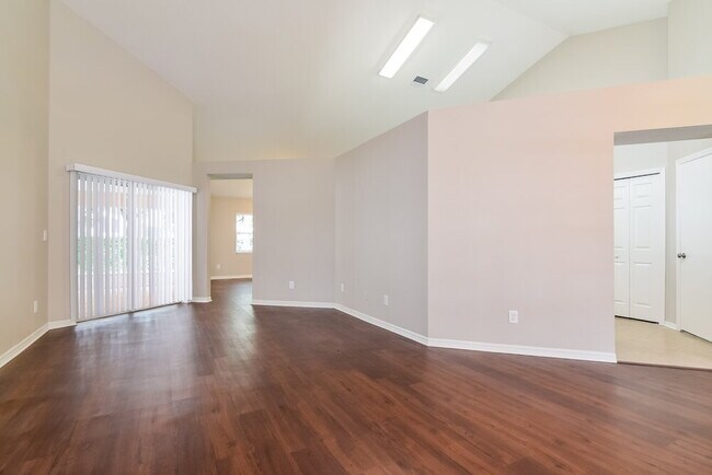 Foto del edificio - 2212 Kenwick Dr
