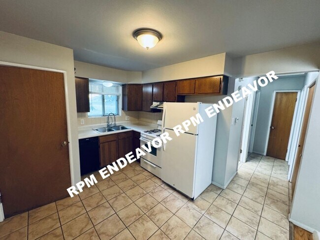 Building Photo - 617-619 San Gabriel PI