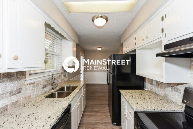 Foto del edificio - 3 Bedroom Pet-Friendly Home in Hendersonville, TN with Main Street Renewal