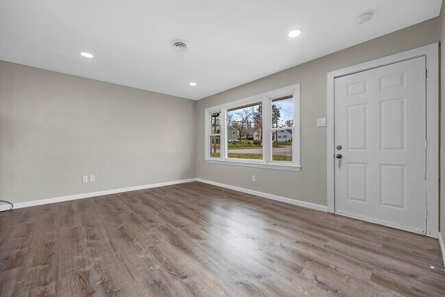 Building Photo - 3104 St Joachim Ln