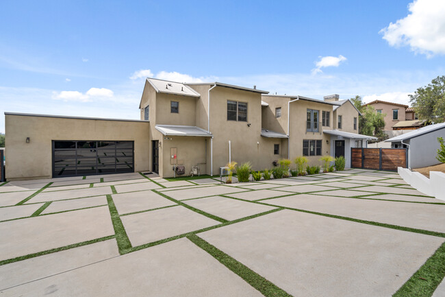 Building Photo - 2085 Ingamac Way