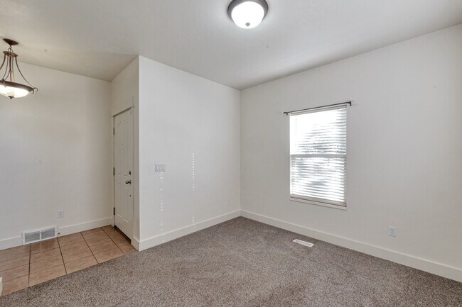 Building Photo - 11474 S Lookout Hill Dr