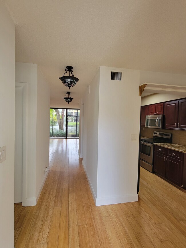 Building Photo - 2930 SW 87th Terrace