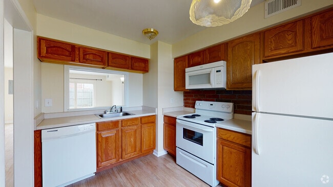 Building Photo - Carriage Hill Erie