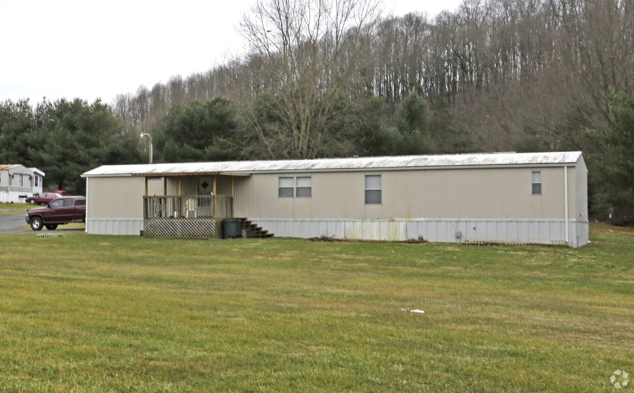 Primary Photo - 595 Highway 394