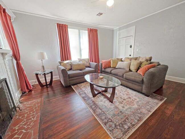 Building Photo - California Getaway