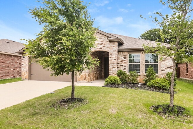 Building Photo - 710 Meadow Wood Ln