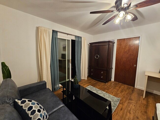 Building Photo - 88 Altura Dr