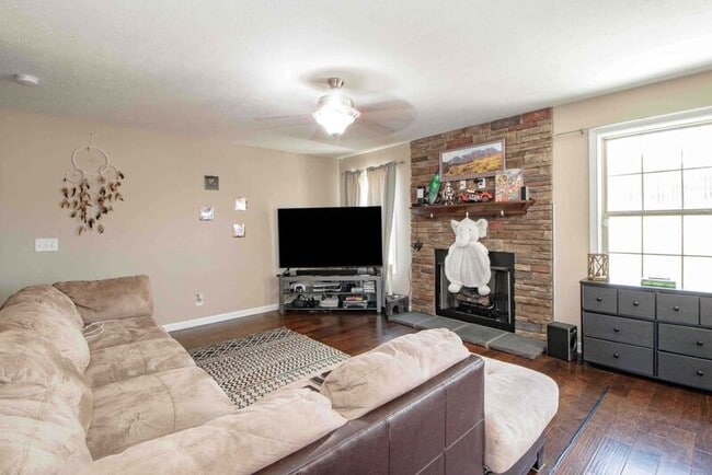 Building Photo - 1411 Freedom Dr