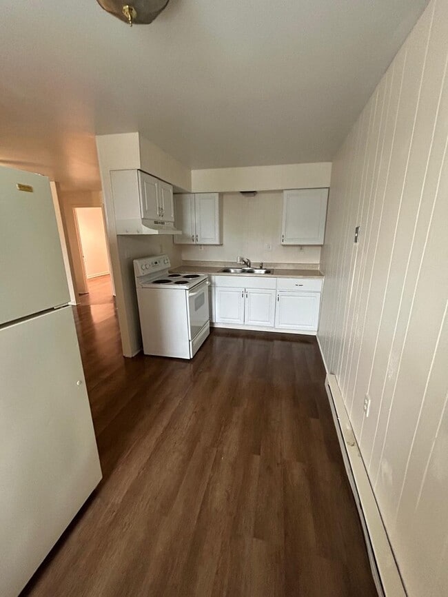 Building Photo - 120 W Main St