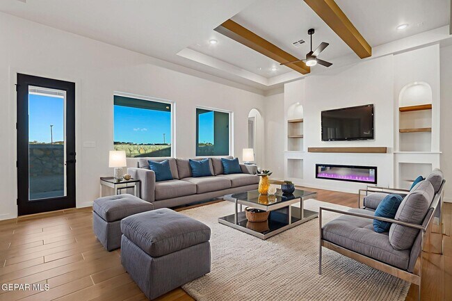 Building Photo - 832 Eltham Dr