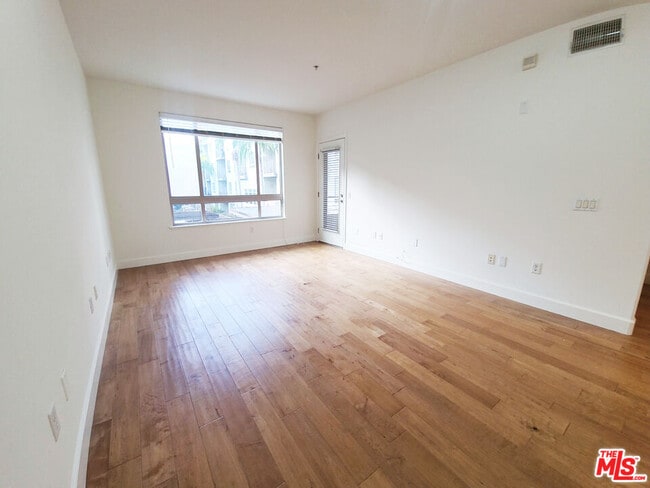 Foto del edificio - 100 S Alameda St