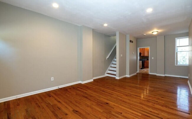 Foto del edificio - 925 N Pine St
