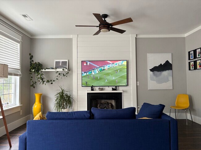 Foto del edificio - 3613 Sugar Tree Pl