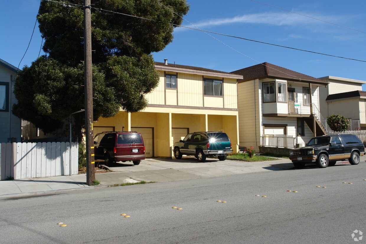 Primary Photo - 454 Railroad Ave
