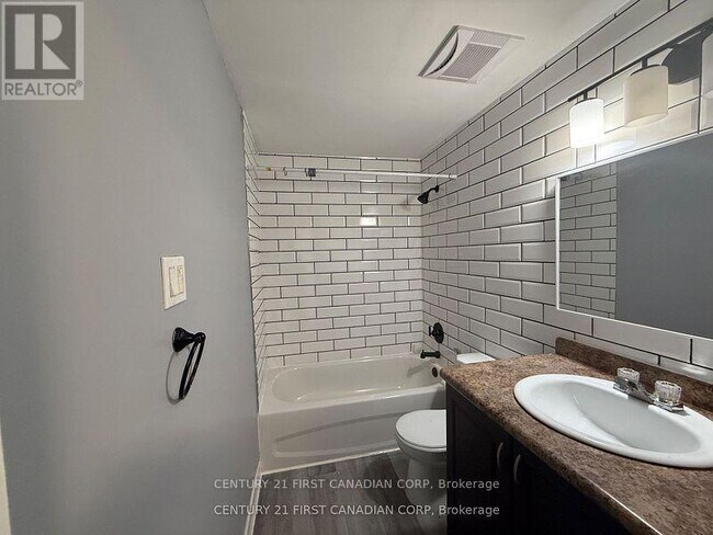 Photo du bâtiment - 24- LOWER - 577 THIRD STREET