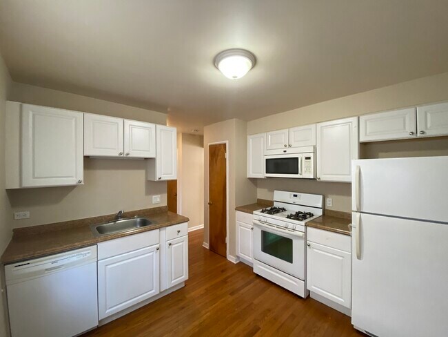 Foto del edificio - 8712 Niles Center Rd