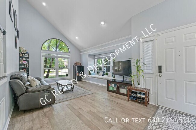 Foto del edificio - 100 Chatsworth Cir