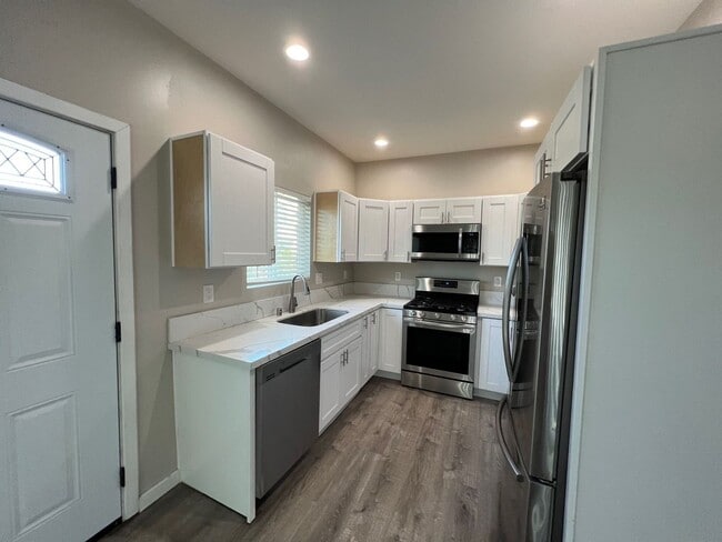 Building Photo - 4BD/2BA on Montezuma, Nice Patio!